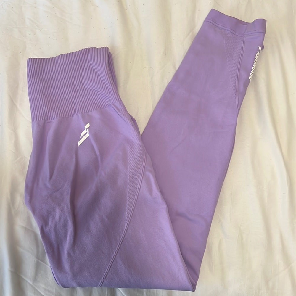 DOYOUEVEN hyper flex leggings size medium lavender color